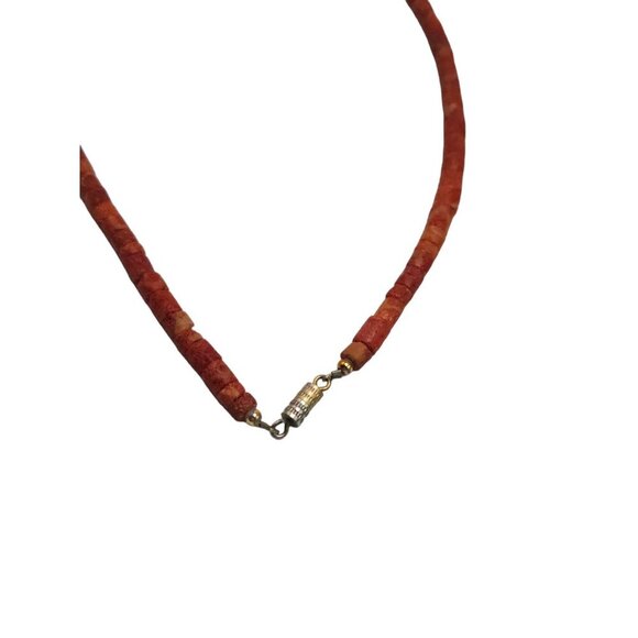 Vintage Red Coral White MOP Shell Beaded Necklace With Metal Clasp - Picture 5 of 6